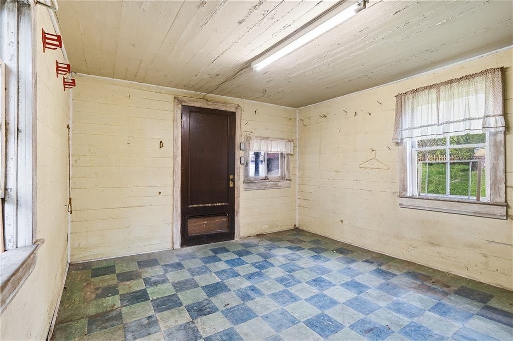 118 Saltarka Road Zelienople, PA 16063 - Photo 26 of 36 Gallery Image 26