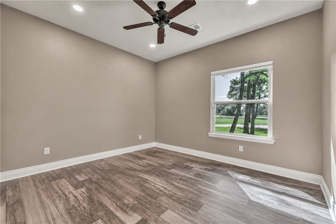 9847 Weedon Loop Bryan, TX 77808 - Photo 23 of 40 Gallery Image 23
