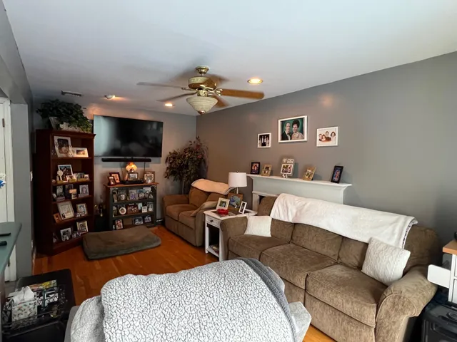 $1,100,000 | 121a West Avenue, Hicksville, NY 11801