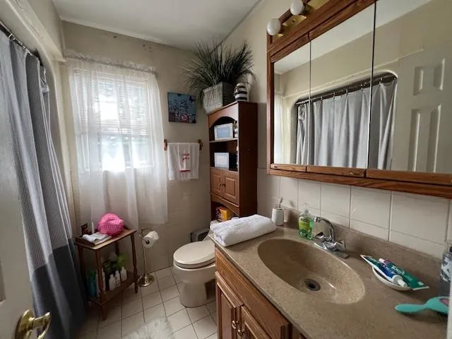 $1,100,000 | 121a West Avenue, Hicksville, NY 11801