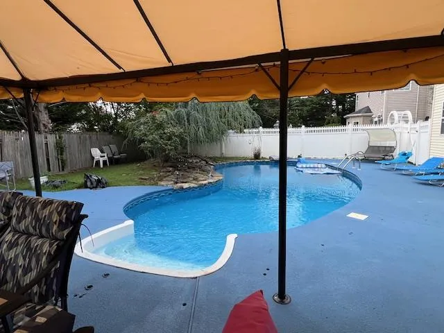 $1,100,000 | 121a West Avenue, Hicksville, NY 11801