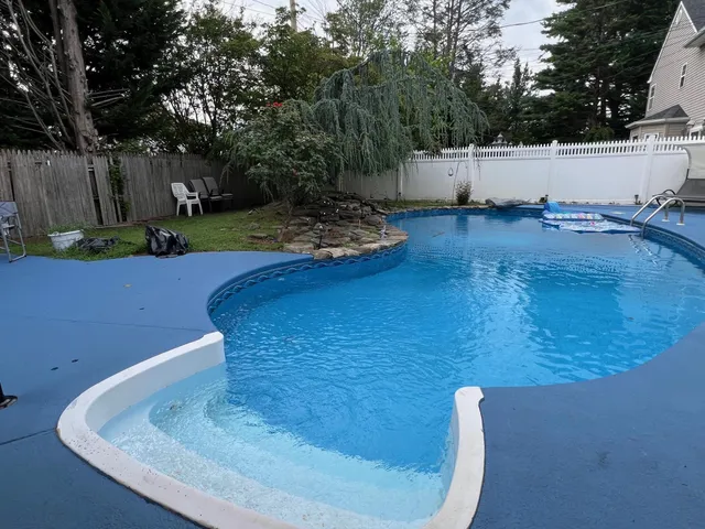 $1,100,000 | 121a West Avenue, Hicksville, NY 11801