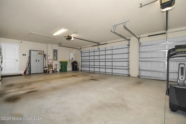 a view of a garage