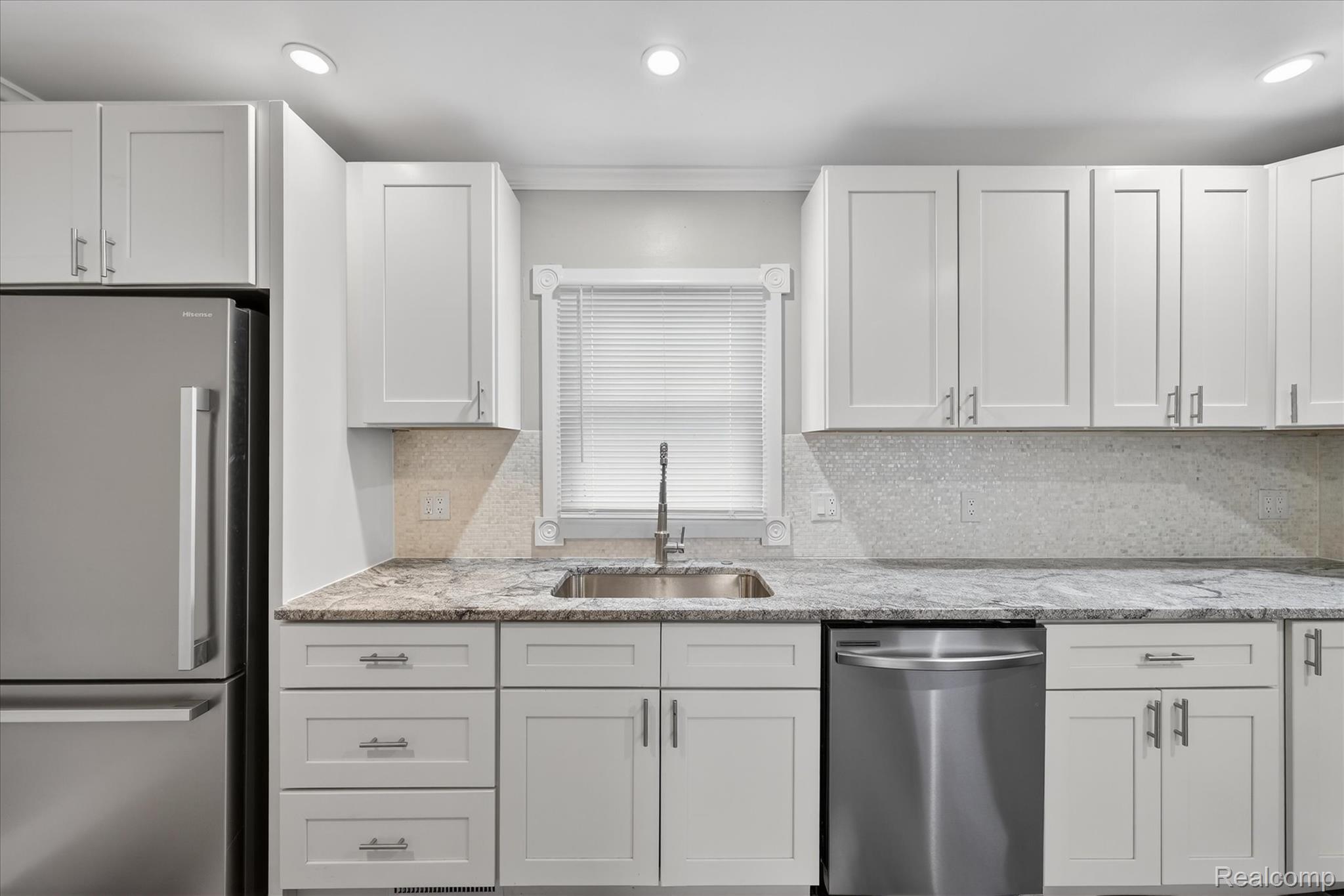 44003 Tyler Road Belleville, MI 48111 - Photo 14 of 29 Kitchen