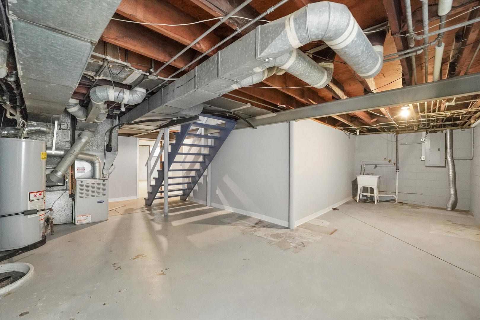 255 Irving Boulevard Chicago Heights, IL 60411 - Photo 33 of 42 a view of a indoor garage