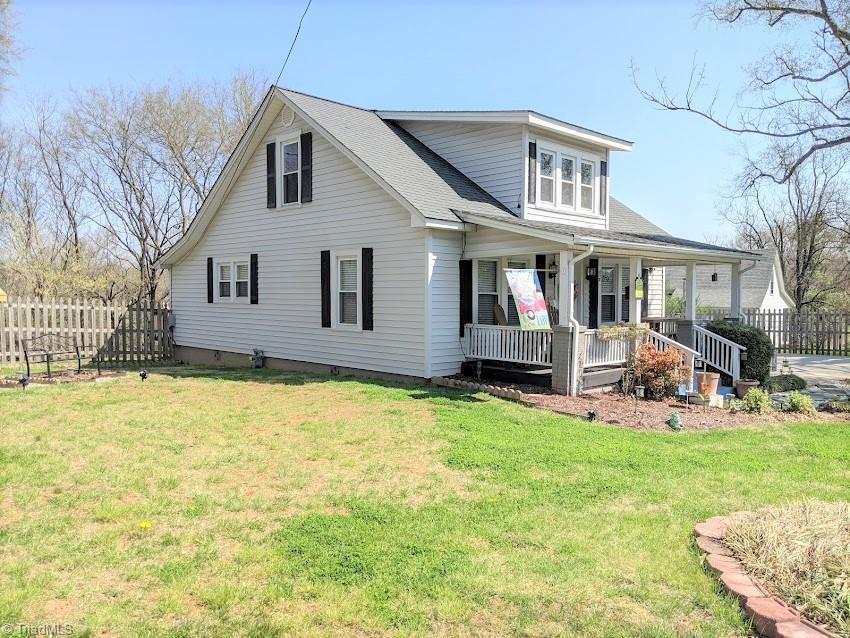 1423 East Meadow Road Eden, NC 27288 - Photo 3 of 34 Gallery Image 3
