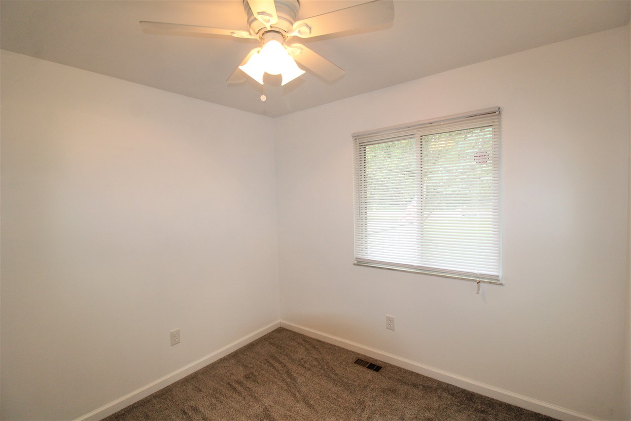 6046 East Carpenter Road Flint, MI 48506 - Photo 14 of 19