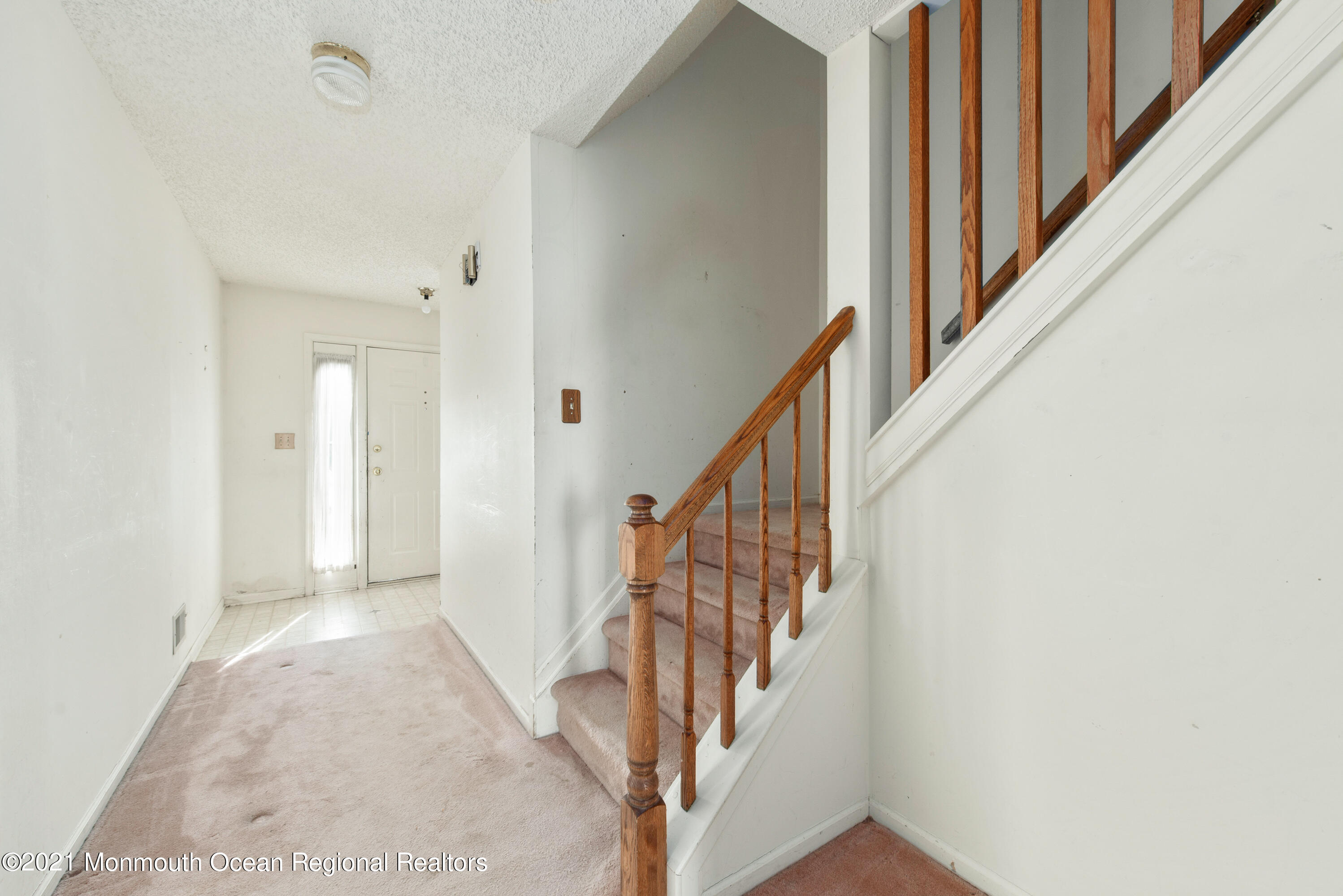 14 Stuart Drive, Unit 5 Freehold, NJ 07728 - Photo 2 of 26 DSC_5985