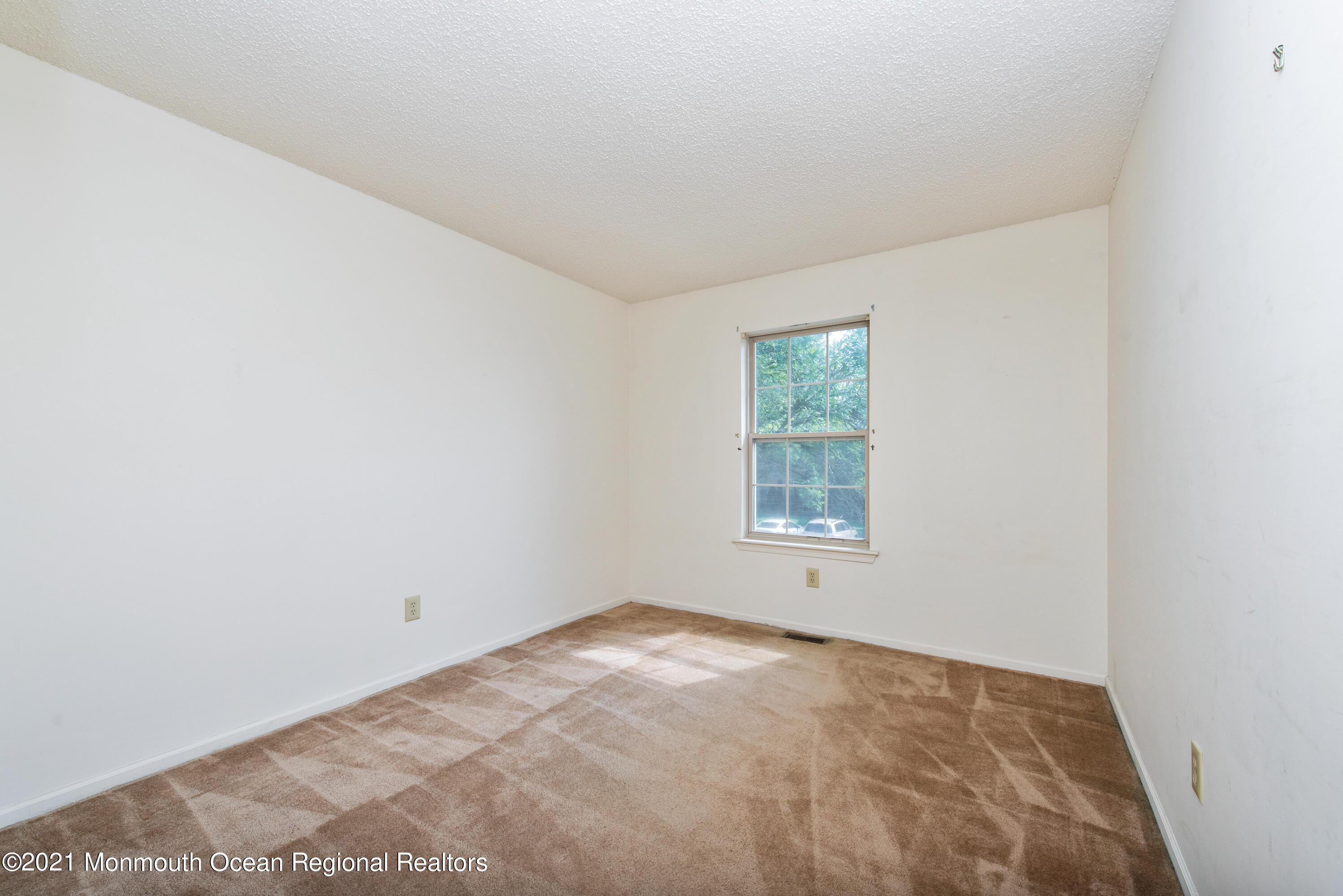 14 Stuart Drive, Unit 5 Freehold, NJ 07728 - Photo 18 of 26 DSC_6078