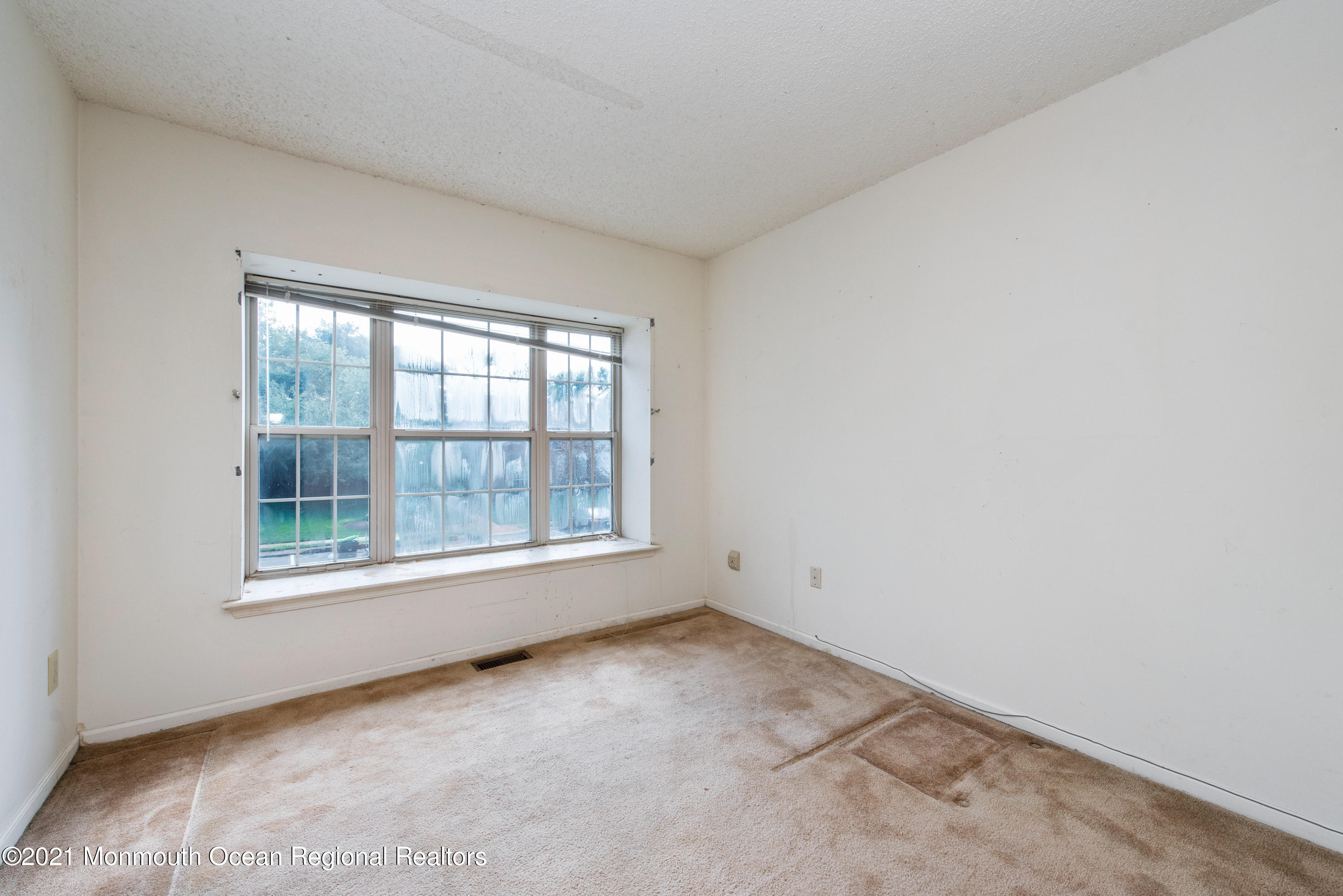 14 Stuart Drive, Unit 5 Freehold, NJ 07728 - Photo 20 of 26 DSC_6087