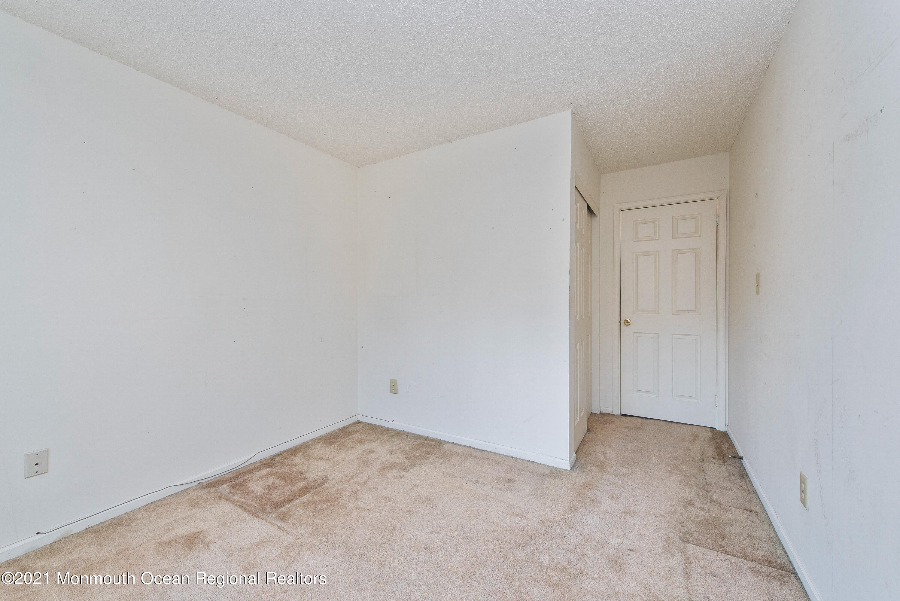 14 Stuart Drive, Unit 5 Freehold, NJ 07728 - Photo 21 of 26 DSC_6088