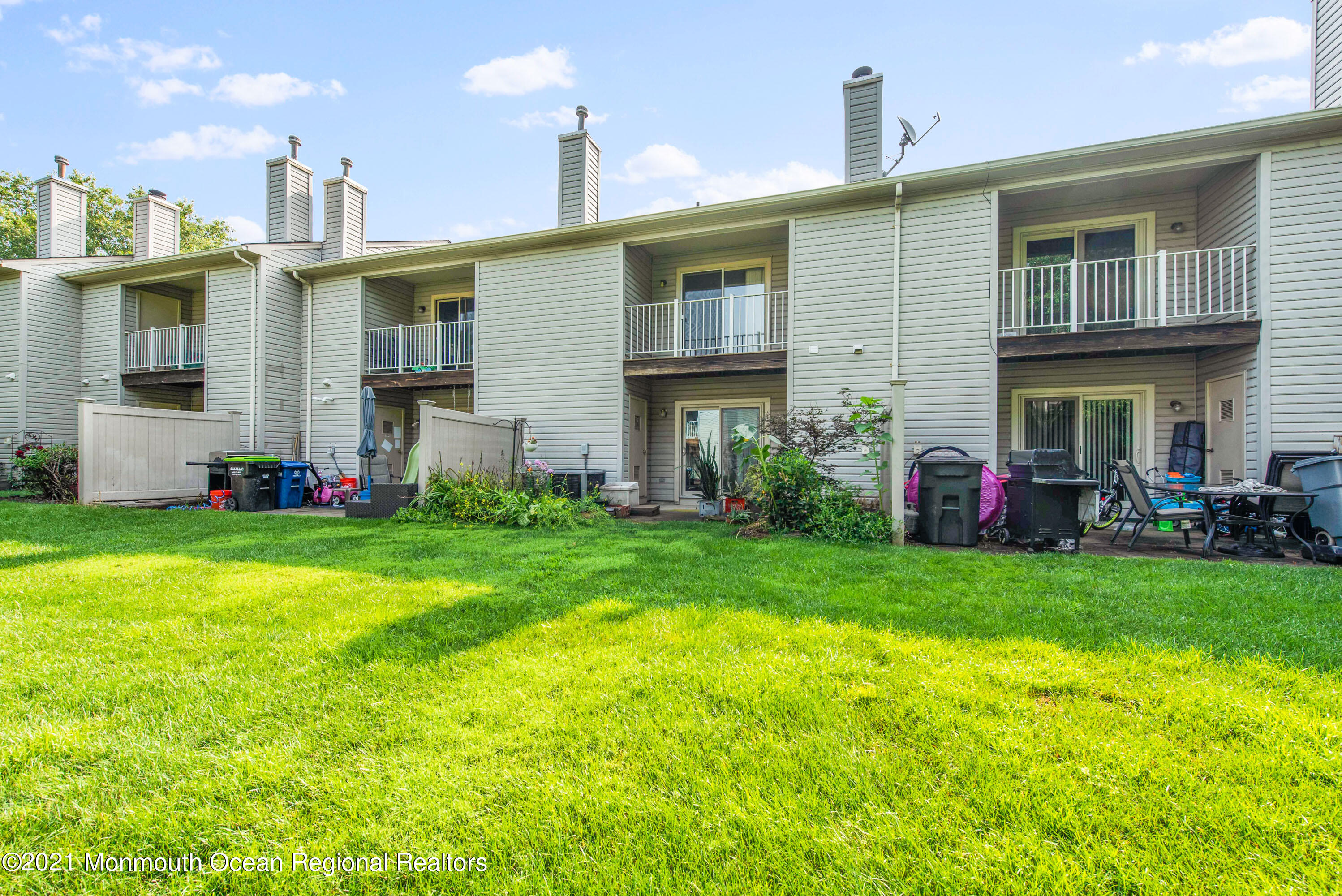 14 Stuart Drive, Unit 5 Freehold, NJ 07728 - Photo 25 of 26 DSC_5956