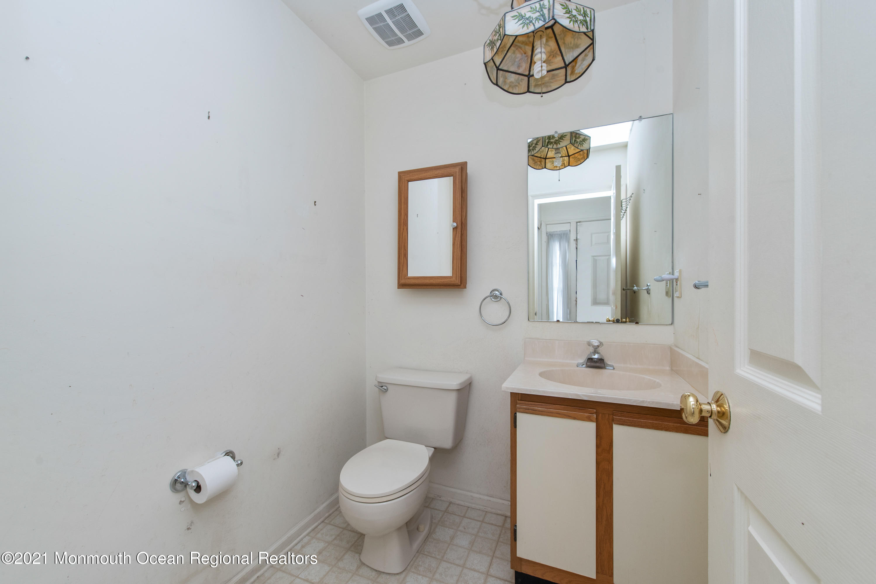 14 Stuart Drive, Unit 5 Freehold, NJ 07728 - Photo 10 of 26 DSC_6033