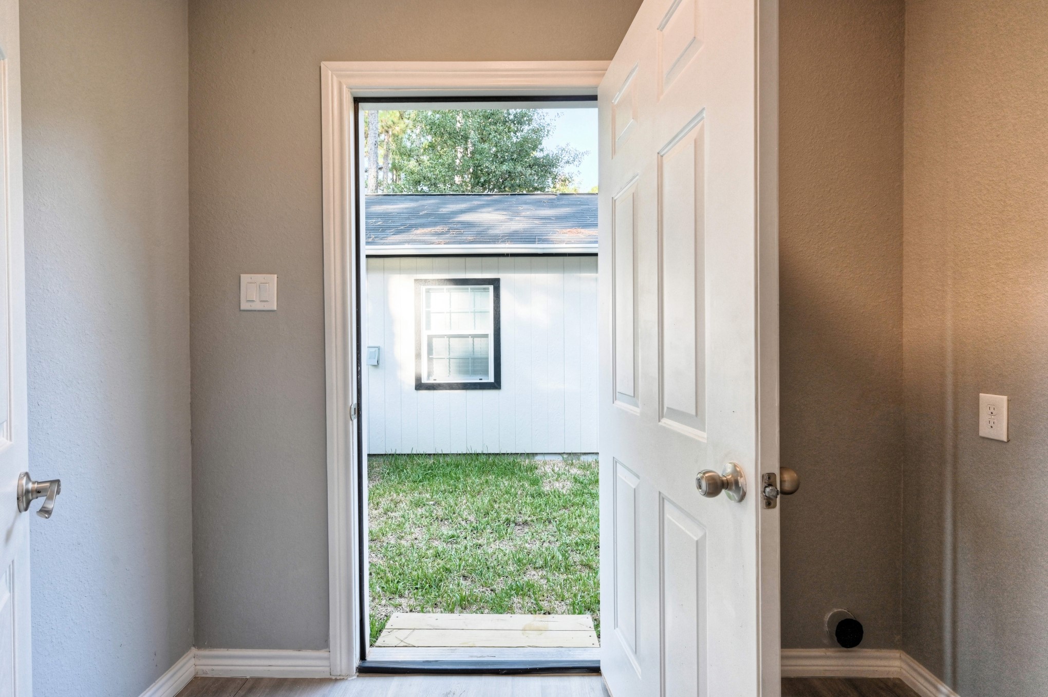 10157 Barberry Street Willis, TX 77318 - Photo 17 of 36 a view of an front door