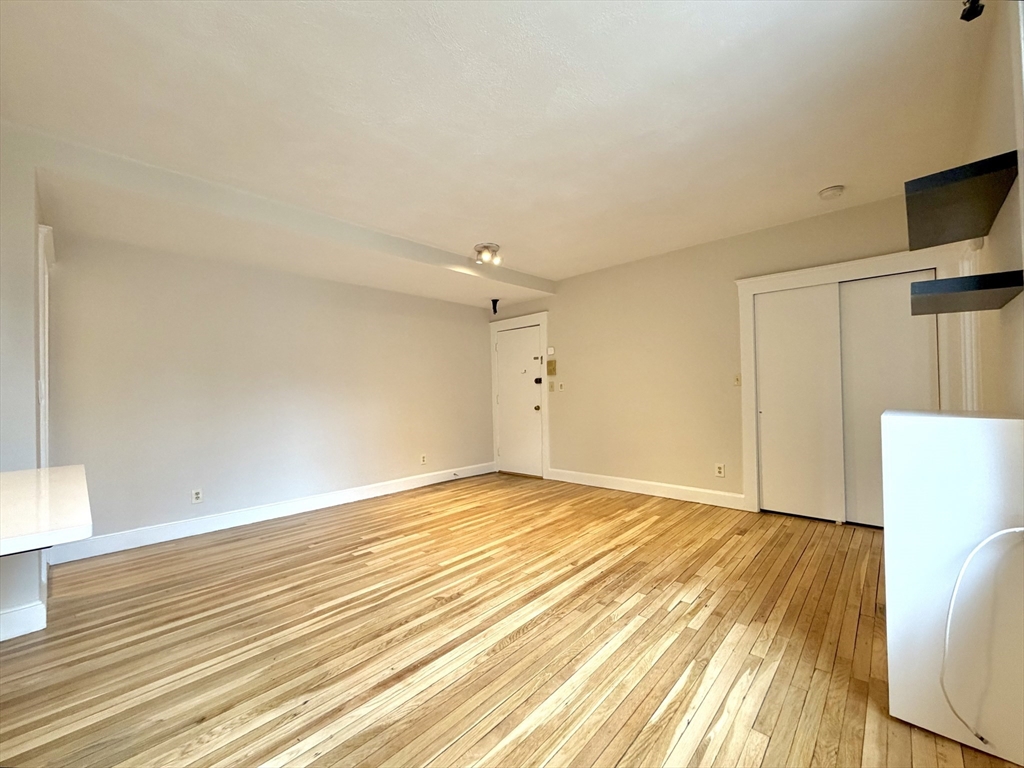 110 Lanark Road, Unit 8 Boston, MA 02135 - Photo 5 of 20