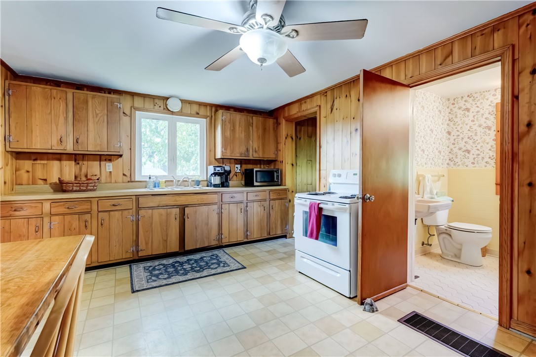 23 Garden Drive Irondequoit, NY 14609 - Photo 3 of 17 Eat In Kitchen