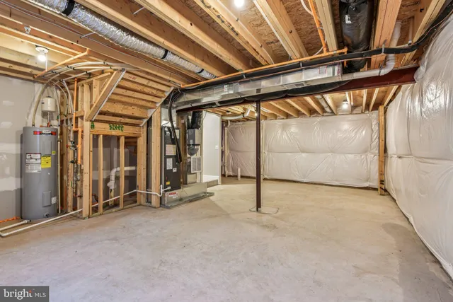 a view of a house with swimming pool and a yard