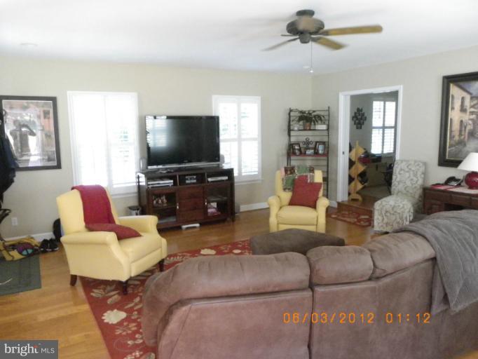 16429 Old Frederick Road Mount Airy, MD 21771 - Photo 15 of 21 Family Room