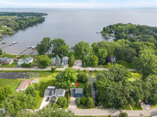 $379,900 | 2084 Point Comfort Road, Oshkosh, WI 54902