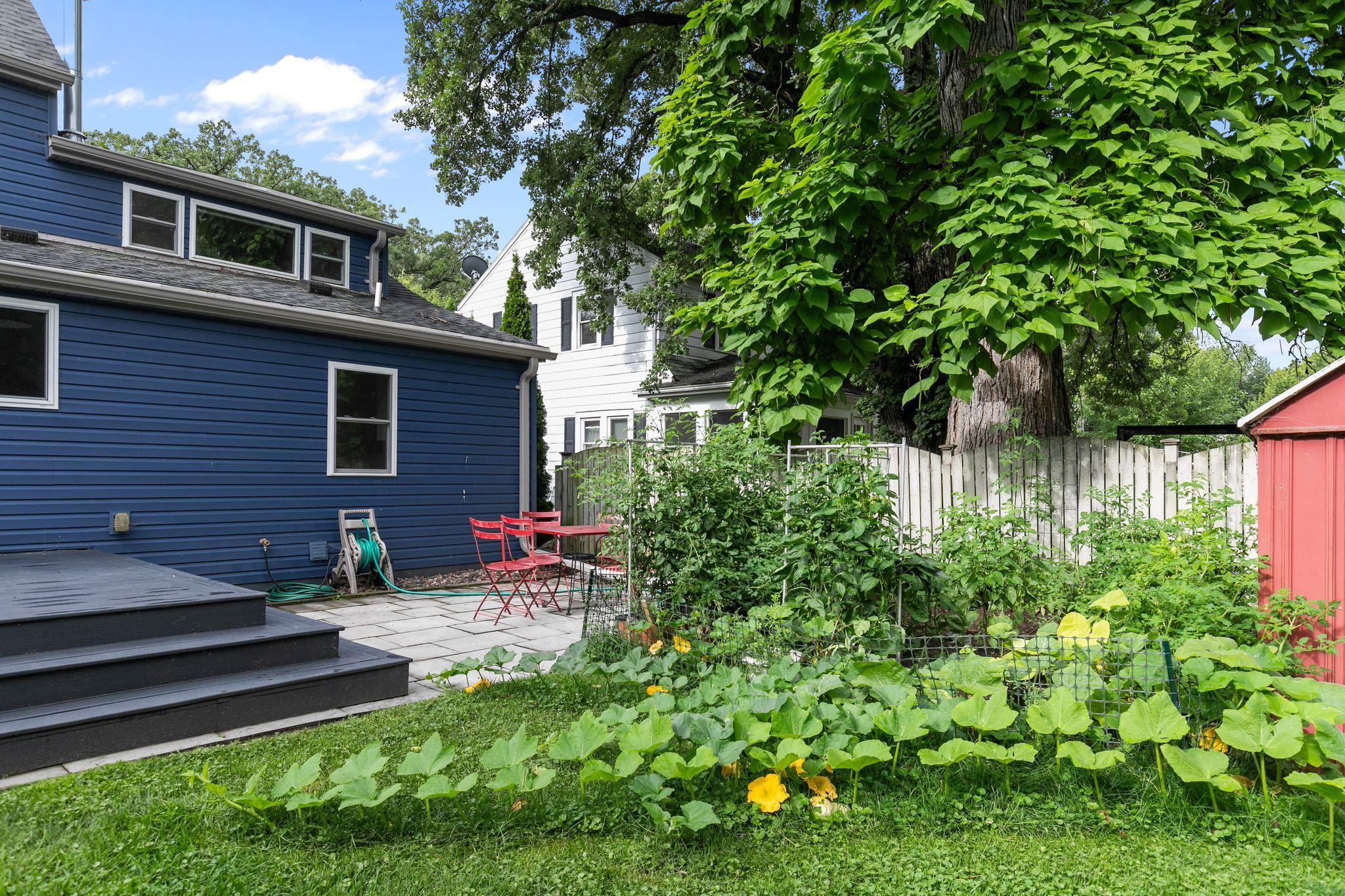 2084 Point Comfort Road Oshkosh, WI 54902 - Photo 40 of 45