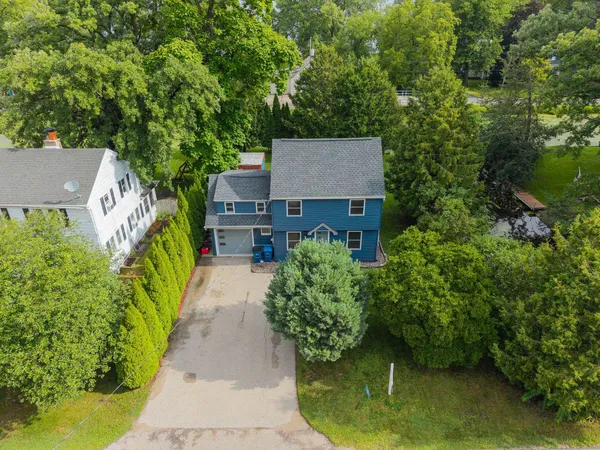 $379,900 | 2084 Point Comfort Road, Oshkosh, WI 54902