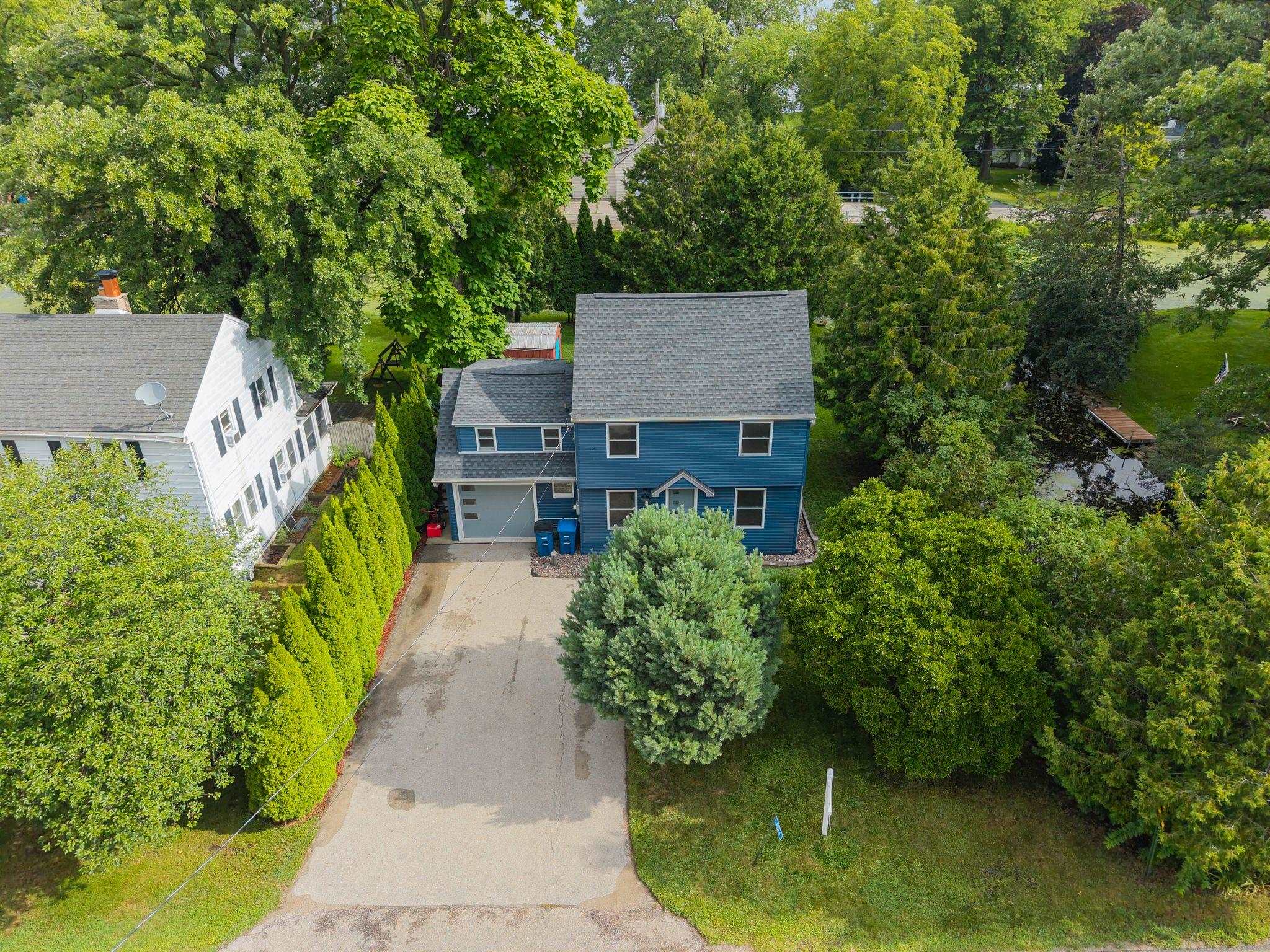 2084 Point Comfort Road Oshkosh, WI 54902 - Photo 4 of 45