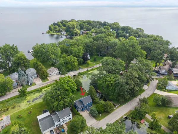 $379,900 | 2084 Point Comfort Road, Oshkosh, WI 54902