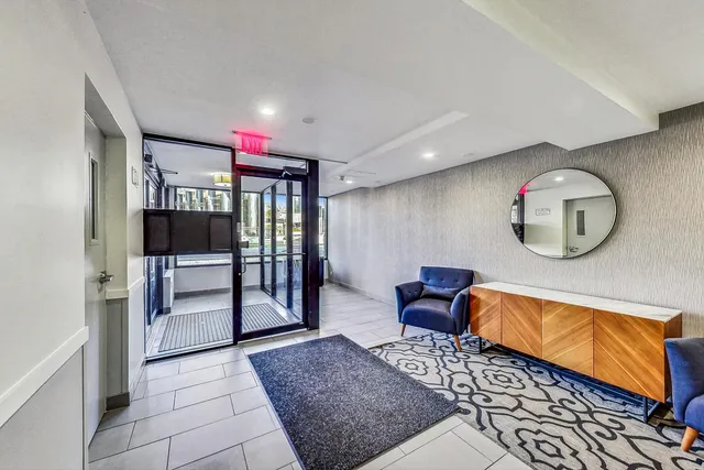 $2,350 | 5400 North Sheridan Road, Unit 210, Chicago, IL 60640