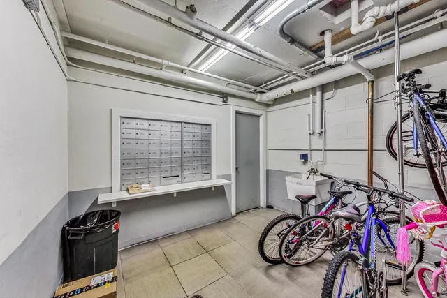 $2,350 | 5400 North Sheridan Road, Unit 210, Chicago, IL 60640