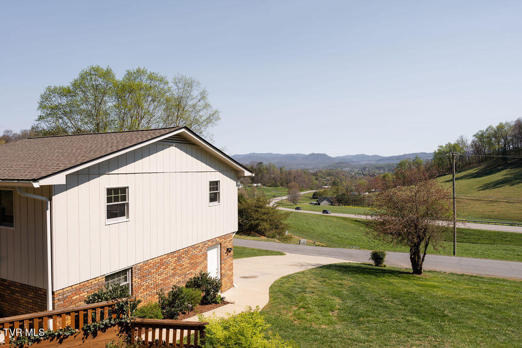 424 Old Watauga Road Watauga, TN 37694 - Photo 5 of 50 .
