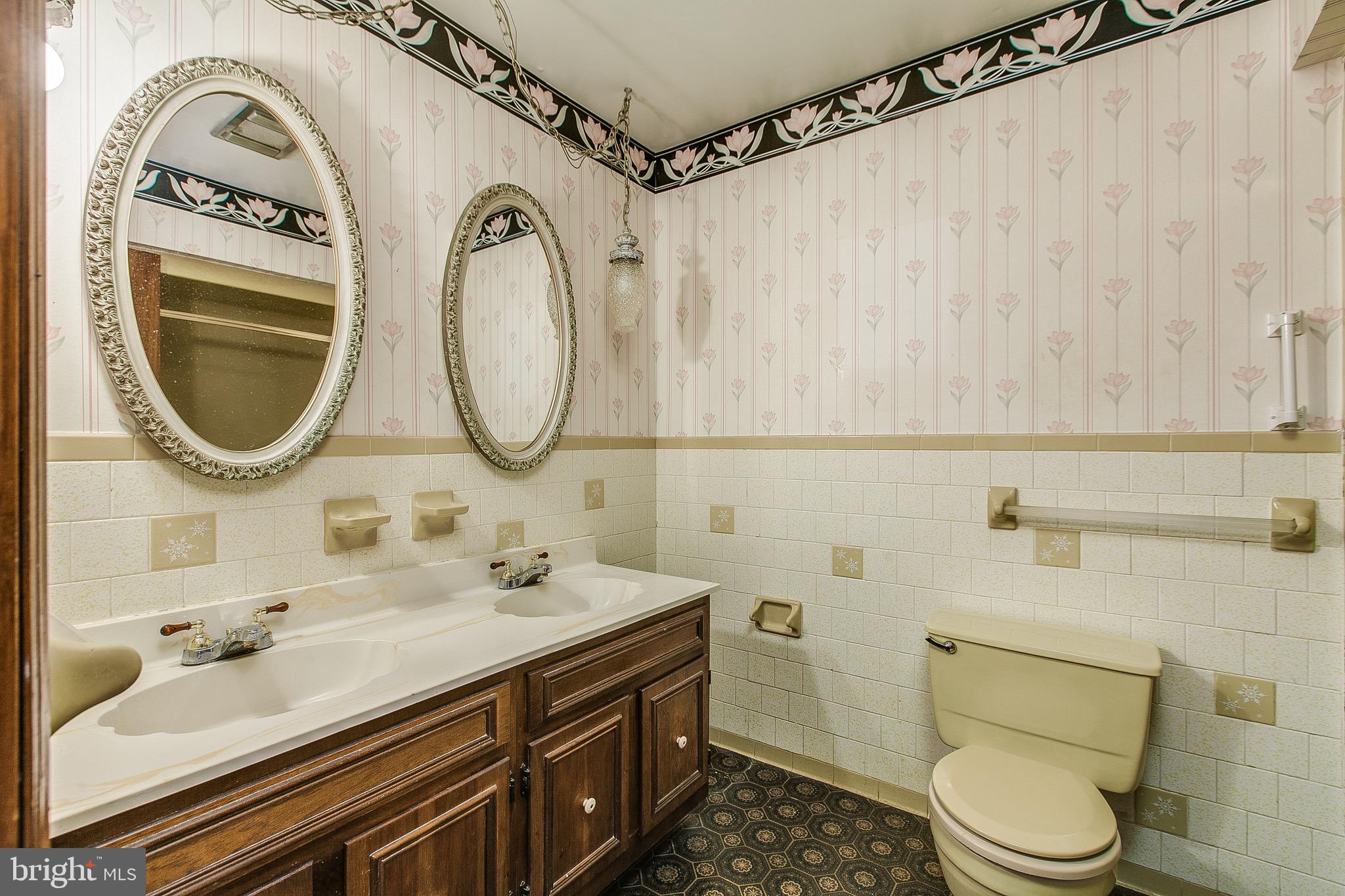 4249 Horine Road Jefferson, MD 21755 - Photo 25 of 33 Hall bathroom
