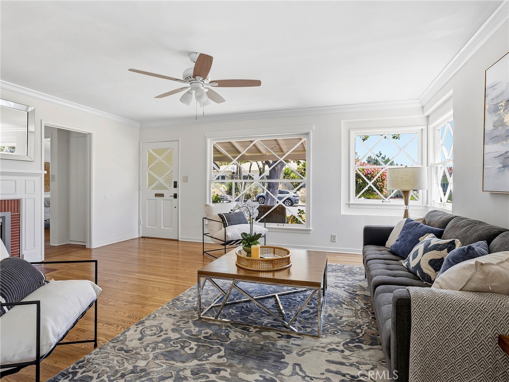 521 Bethany Road Burbank, CA 91504 - Photo 17 of 50 Living Room