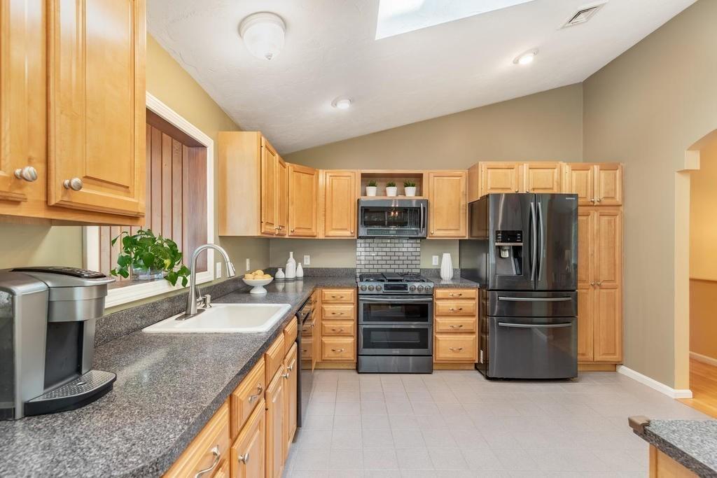 25 Shawsheen Road Billerica, MA 01821 - Photo 10 of 33
