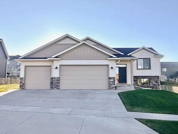 $475,000 | 744 Towne Drive Northeast, Byron, MN 55920