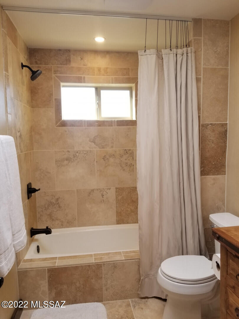 6241 North Valley View Road Tucson, AZ 85718 - Photo 17 of 40