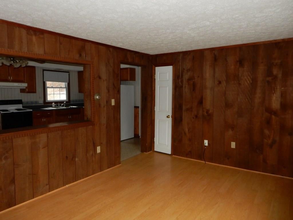 23 Barbara Street Springvale, ME 04083 - Photo 5 of 18 Photo