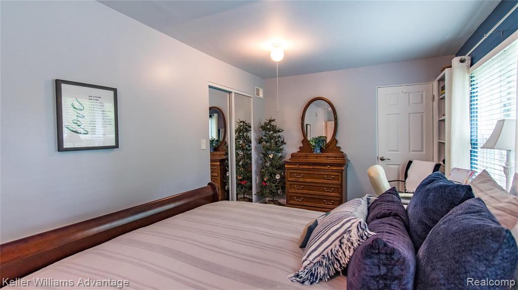 24675 Farmington Road Farmington, MI 48336 - Photo 16 of 23