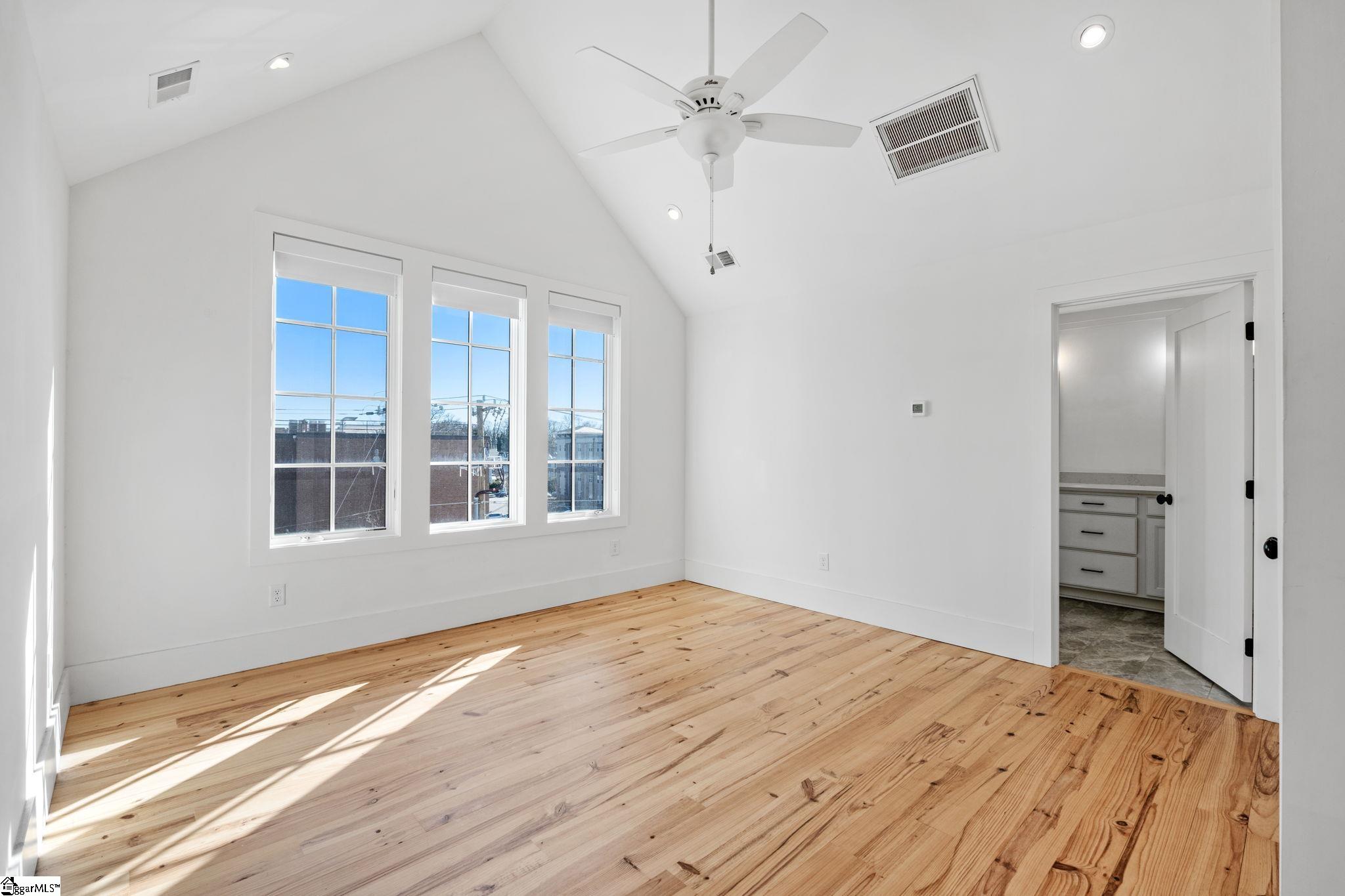 45 Thruston Street Greenville, SC 29601 - Photo 15 of 34