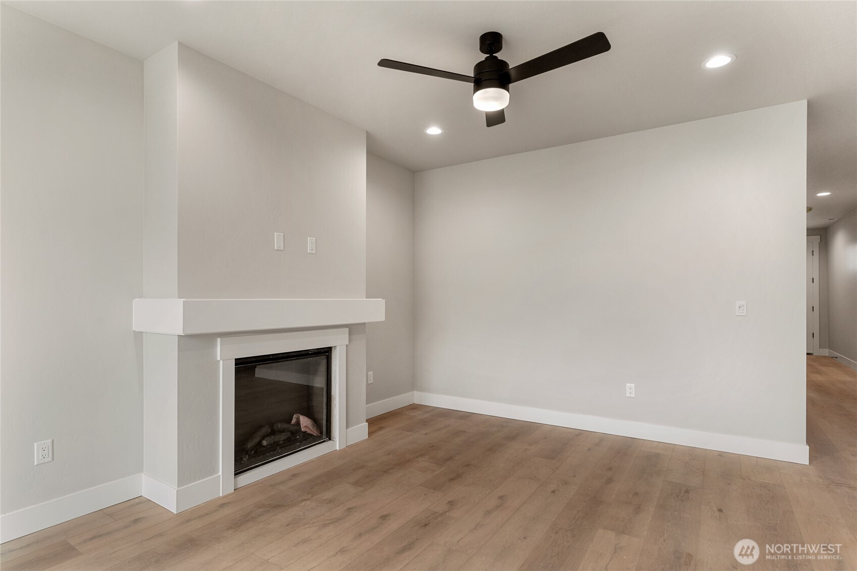 579 South Perry Avenue East Wenatchee, WA 98802 - Photo 6 of 23