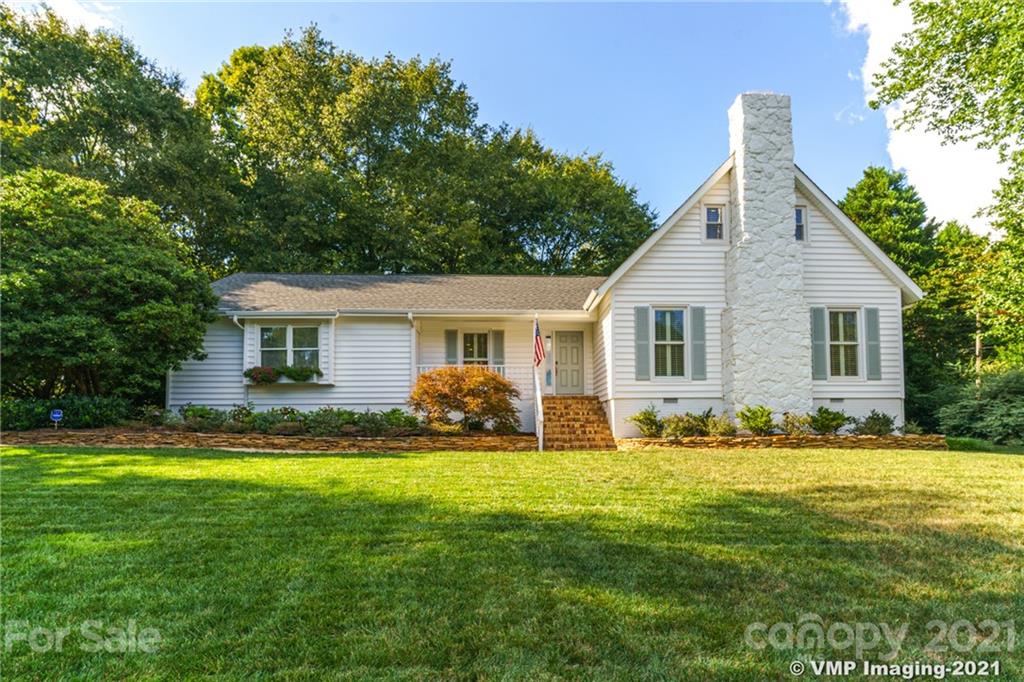 119 Friendfield Drive Fort Mill, SC 29715 - Photo 3 of 24 a front view of house with yard and green space