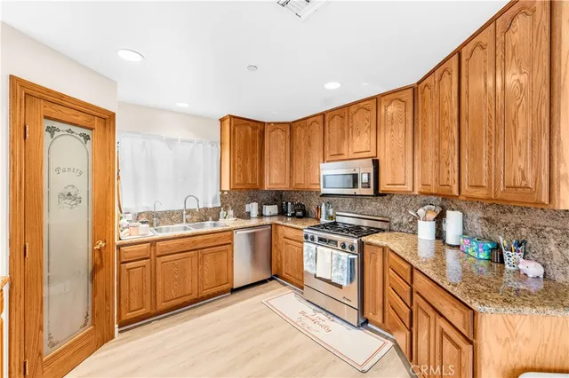 $799,900 | 939 Vía Camino, Unit 7, Wilmington, CA 90744