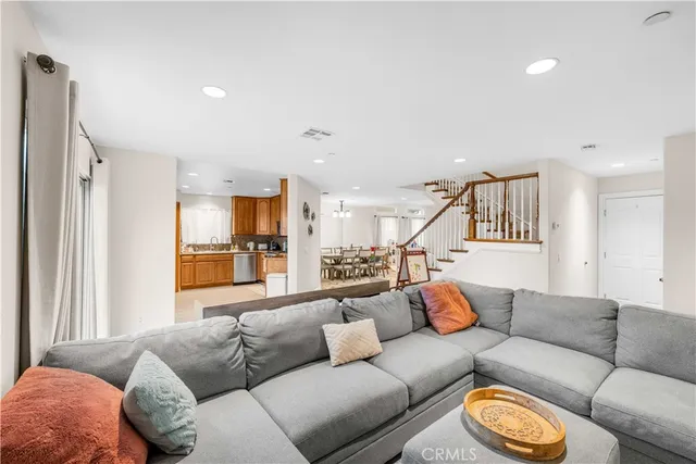 $799,900 | 939 Vía Camino, Unit 7, Wilmington, CA 90744