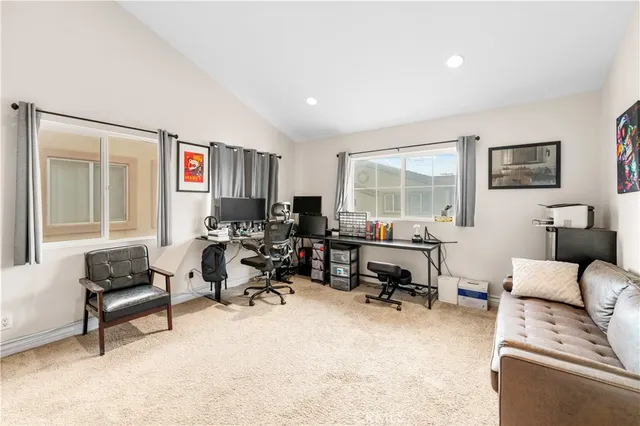 $799,900 | 939 Vía Camino, Unit 7, Wilmington, CA 90744