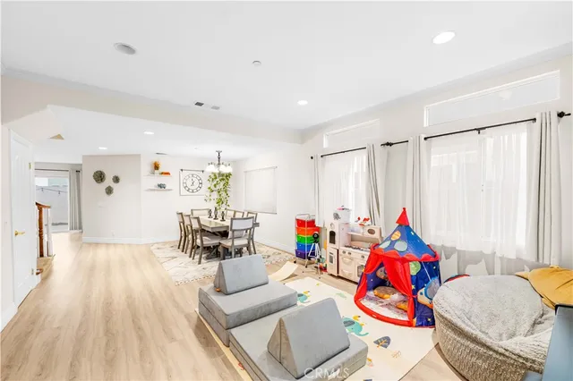 $799,900 | 939 Vía Camino, Unit 7, Wilmington, CA 90744