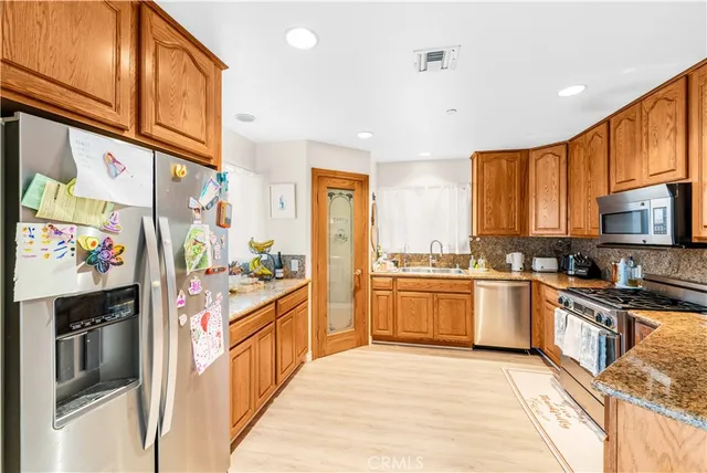 $799,900 | 939 Vía Camino, Unit 7, Wilmington, CA 90744