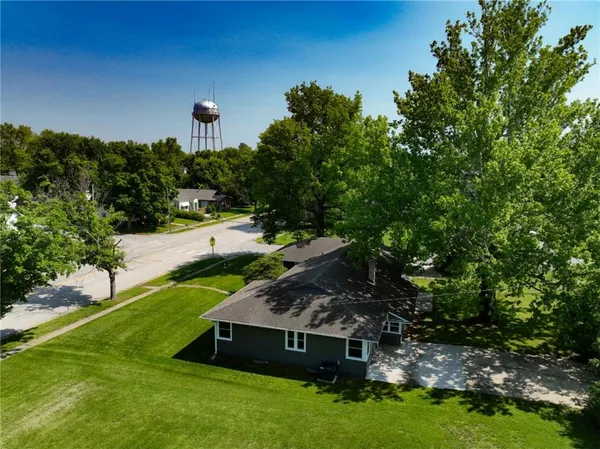 $299,000 | 1601 Central Avenue, Horton, KS 66439
