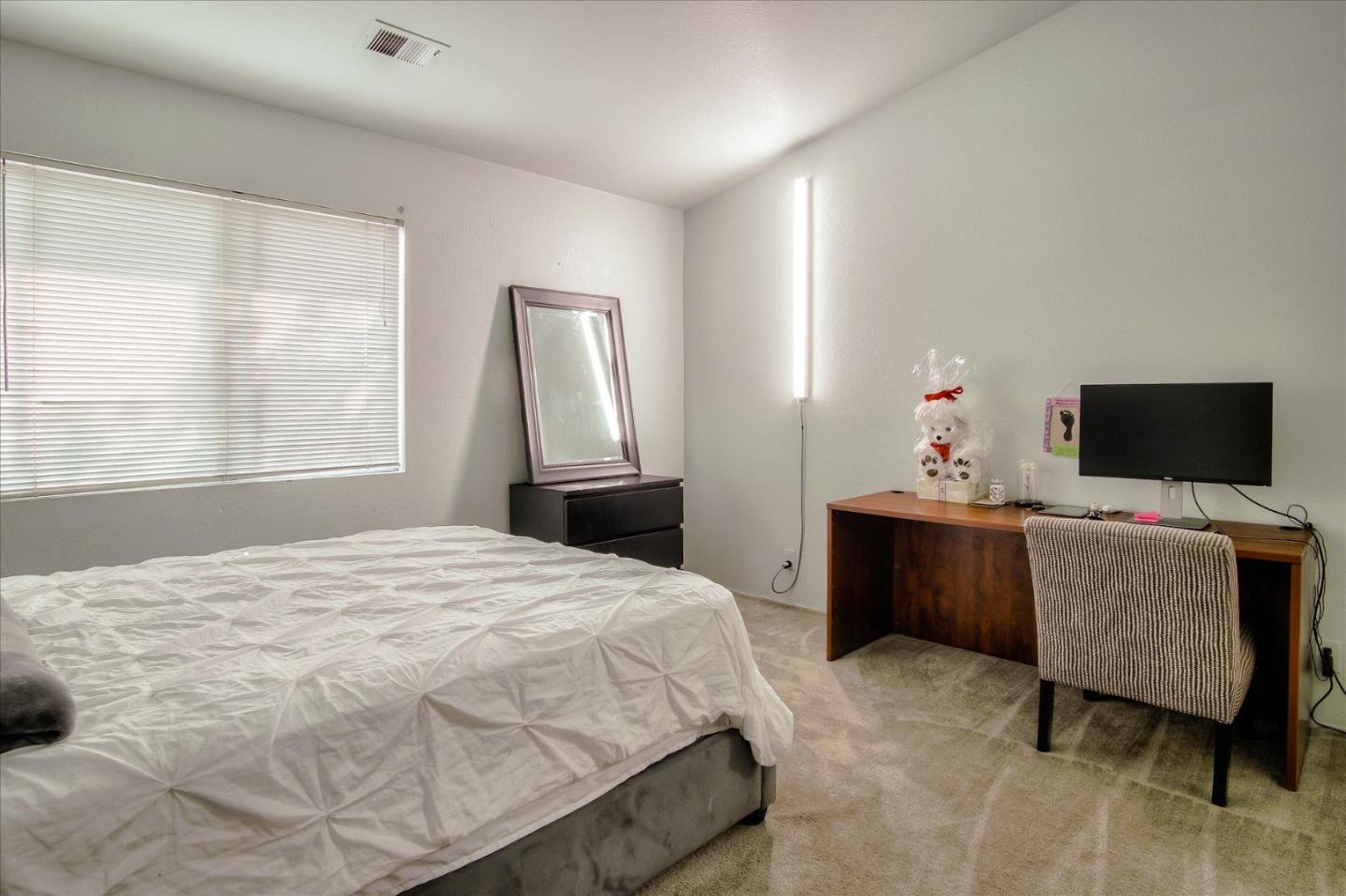 2470 Valley View Road Hollister, CA 95023 - Photo 19 of 23 Gallery Image 19