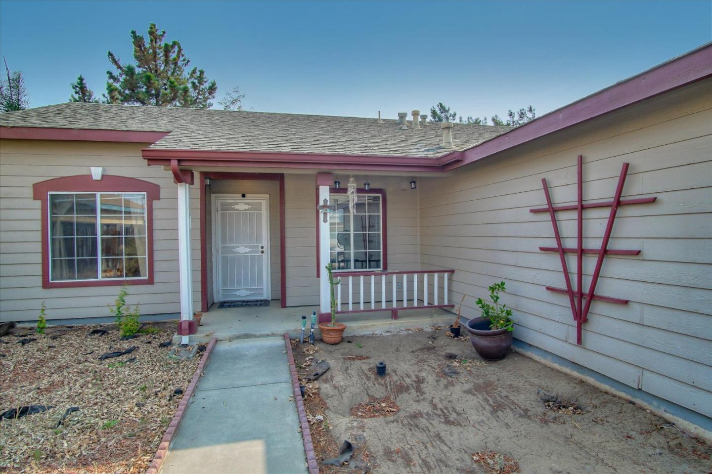 2470 Valley View Road Hollister, CA 95023 - Photo 4 of 23 Gallery Image 4