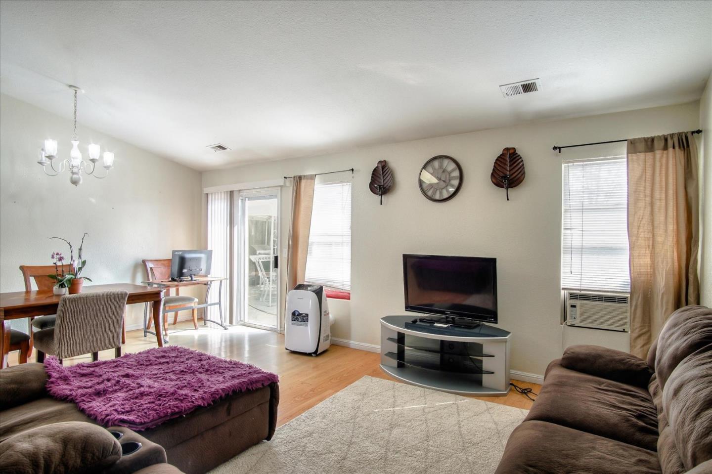 2470 Valley View Road Hollister, CA 95023 - Photo 5 of 23 Gallery Image 5