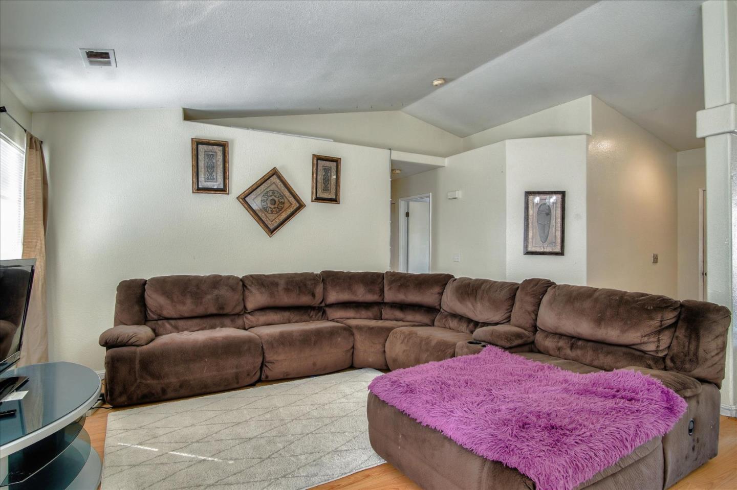 2470 Valley View Road Hollister, CA 95023 - Photo 7 of 23 Gallery Image 7